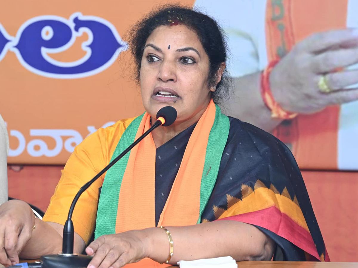 Daggubati Purandeswari On Kollam Gangireddy Joining BJP