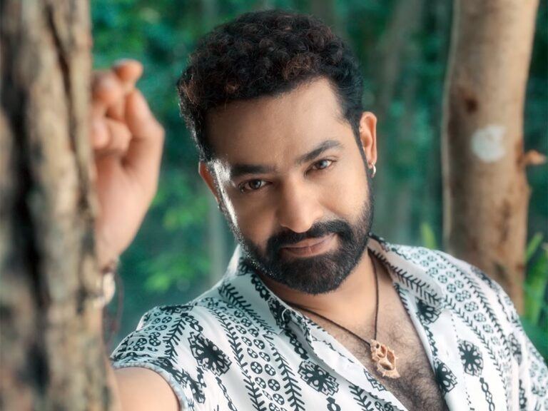 devara-movie-item-girl