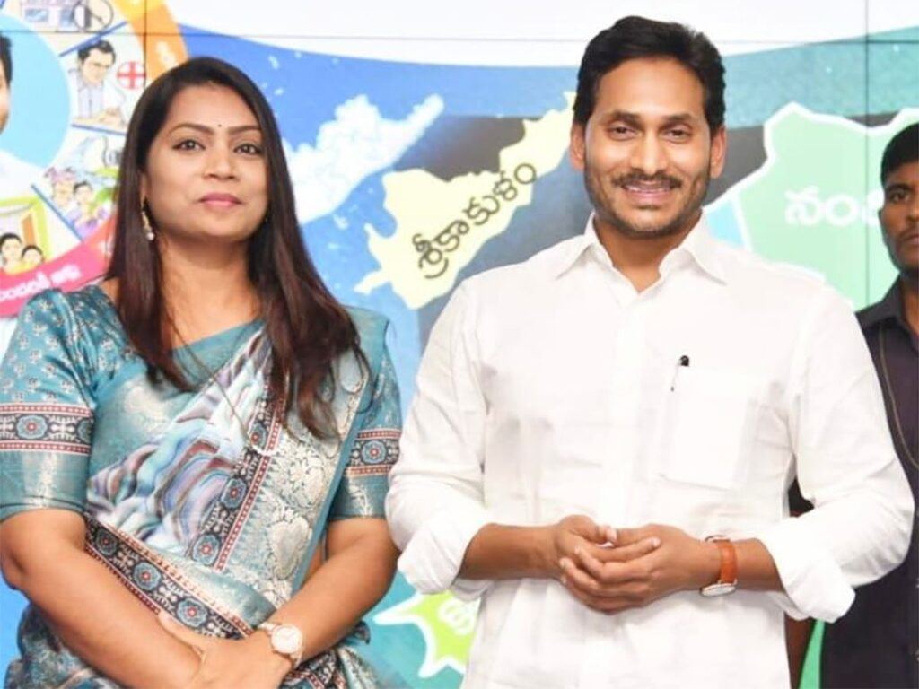 divvala-madhuri