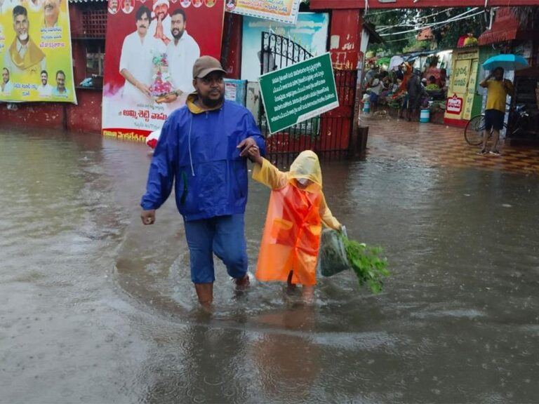 Heavy rain in vijayawada