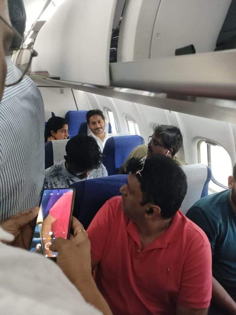 jagan-in-domestic-flight