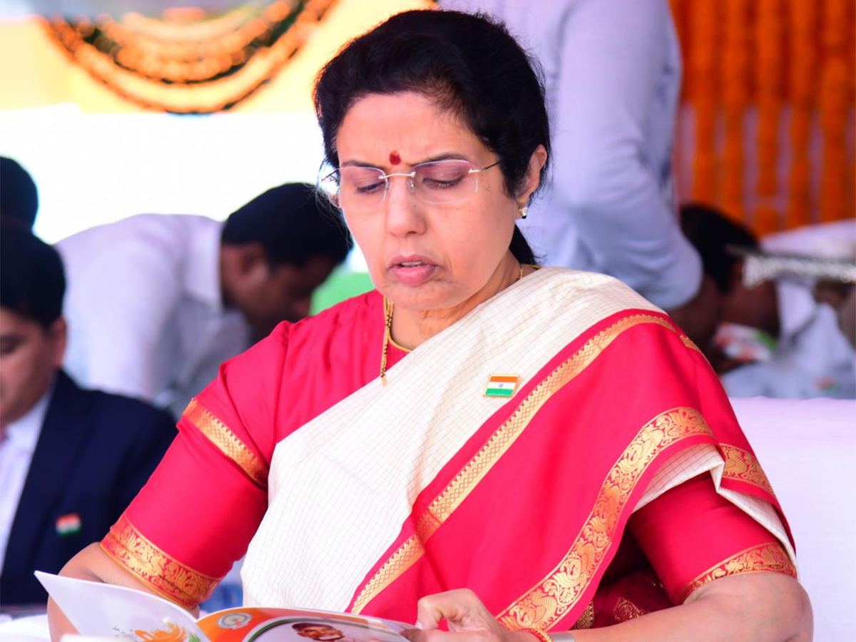 Bhuvaneshwari’s 1 Cr For Anna Canteens!