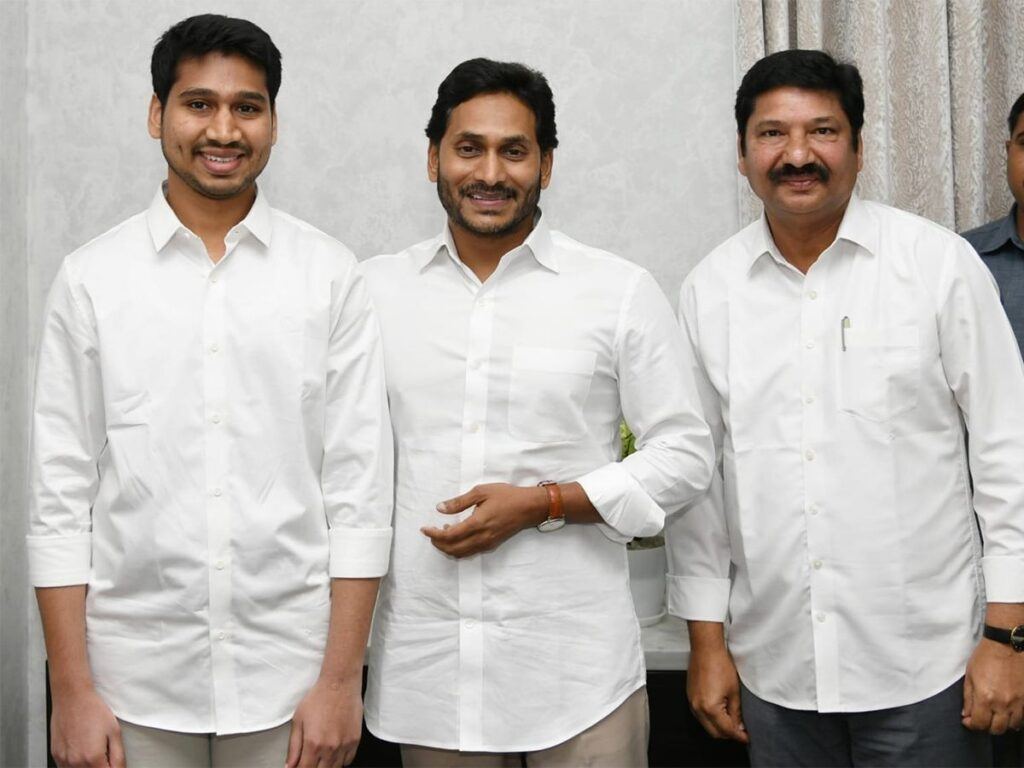 ysrcp-ys-jagan--jogi-ramesh-jogi-rajiv