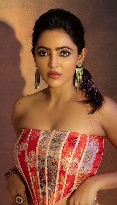 Athulya Ravi A Blend of Beauty and Elegance