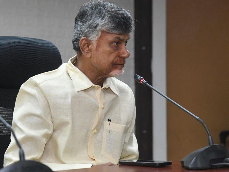 Chandrababu Naidu's Strong Warning To Ignorant Officials