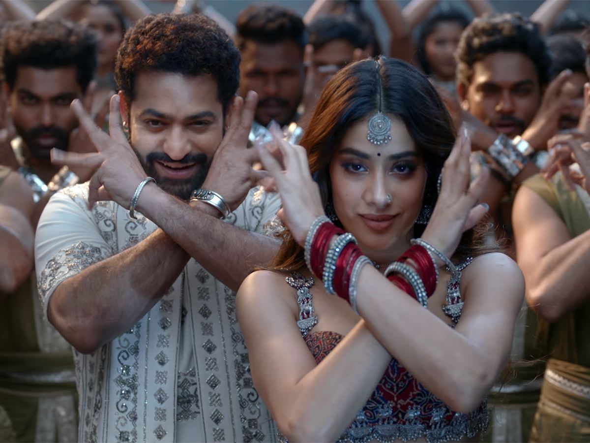 daavudi-video-song-devara
