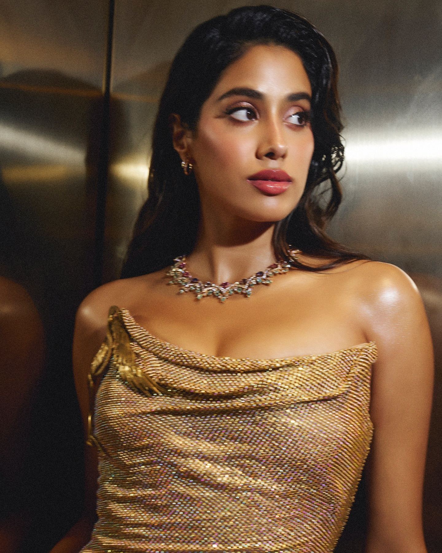 Devara Star Janhvi Kapoor Rocks Hot Look