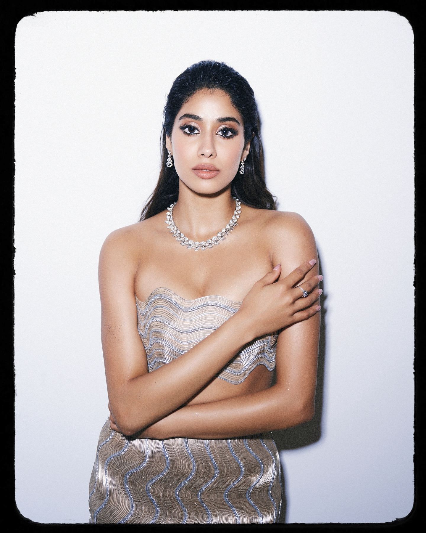 Devara Star Janhvi Kapoor Rocks Hot Look