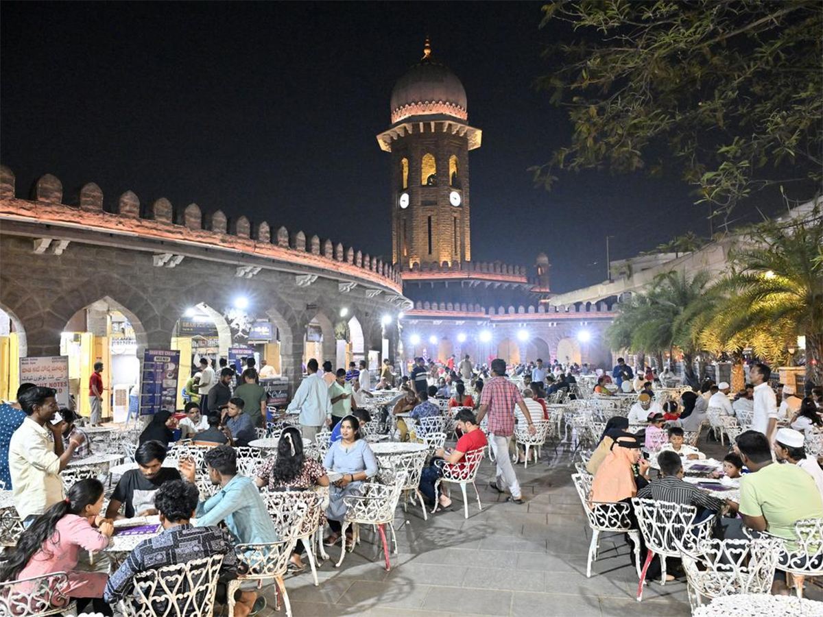 Food Stalls Till 1 AM Hyderabad