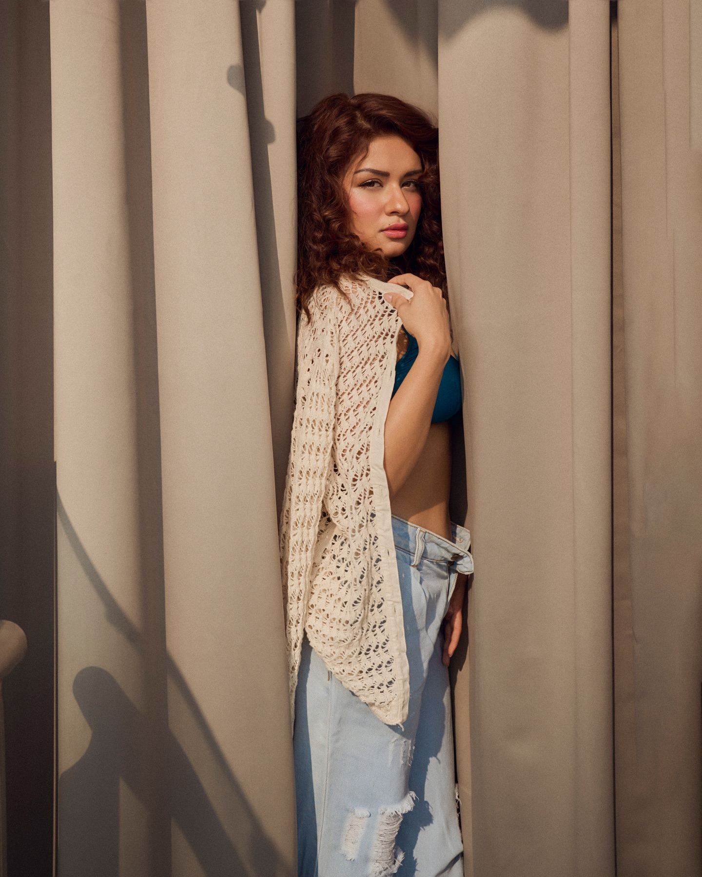Hot and Stylish Avneet Kaur's Chic Shoot