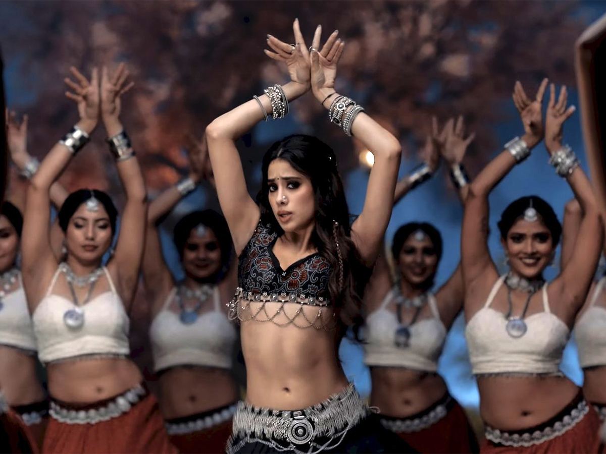 Janhvi Kapoor Daavudi Song Devara