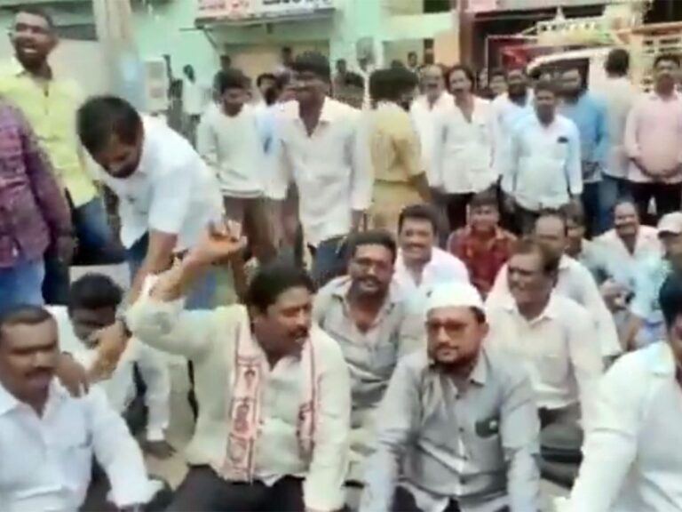 Machilipatnam JanaSena Leaders Dharna AT Perni Nani House