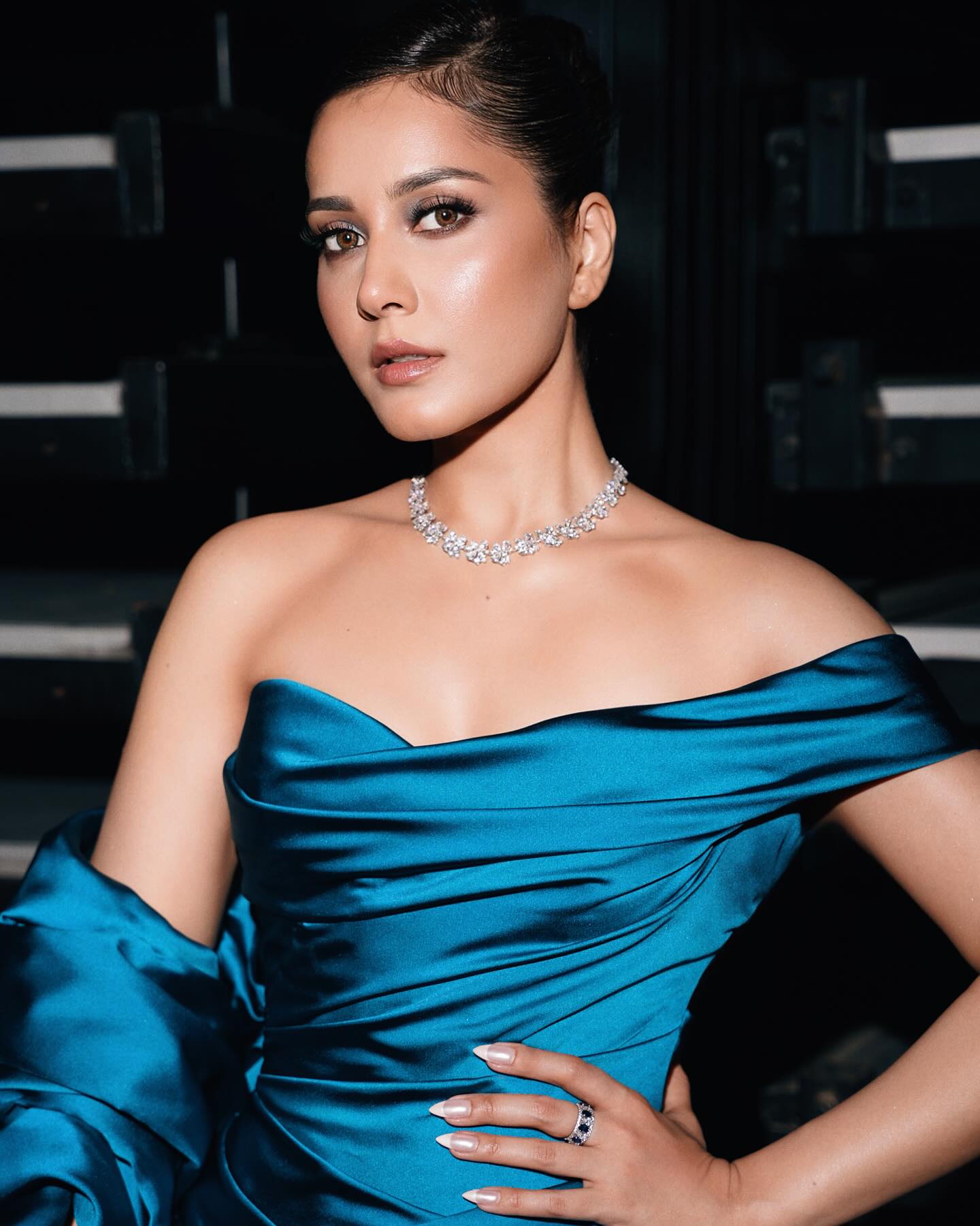 Raashii Khanna Shines at IIFA