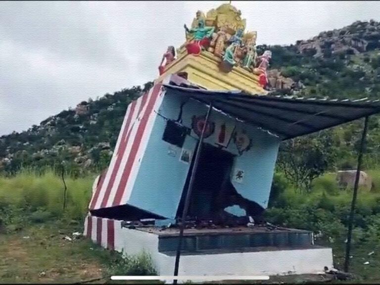 Abhaya Anjaneyaswamy Temple Mulakalacheruvu Chittoor District