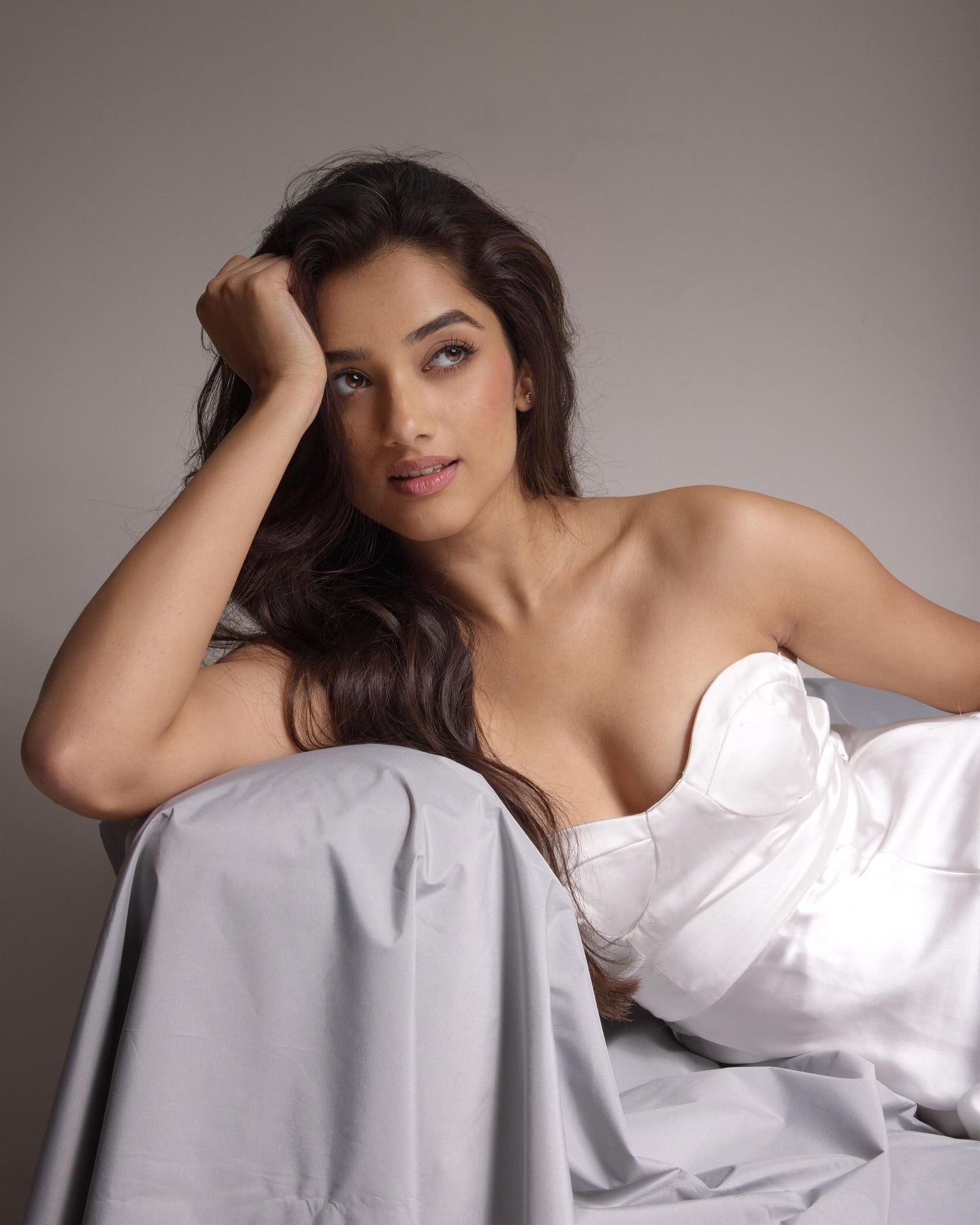 Bhagyashri Borse The Power of a Seductive Gaze