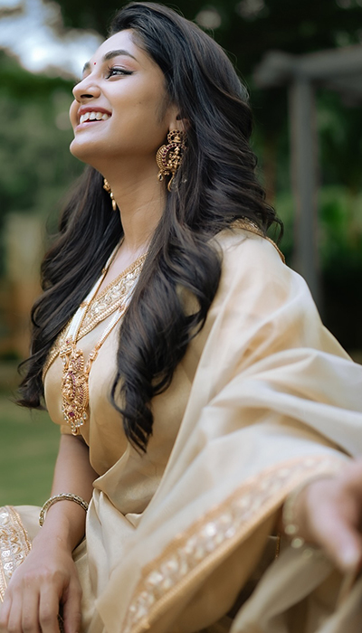 golden-grace-ivana-saree-moments