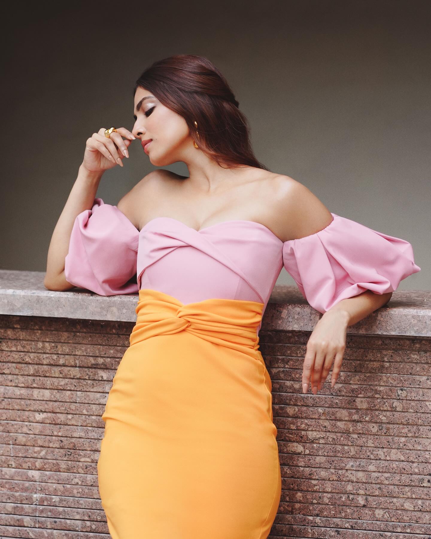 malavika-mohanan-tempting-eyes-with-a-stunning-smile--2