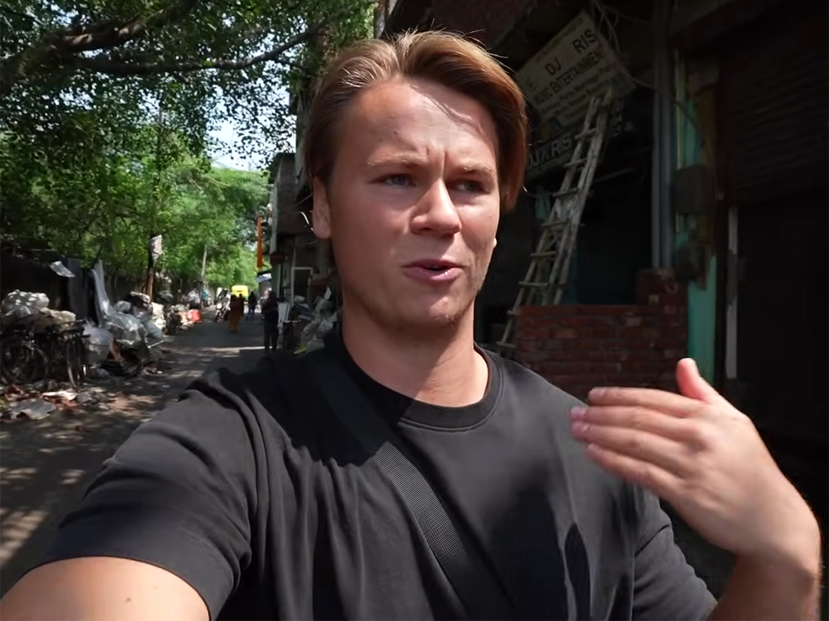 US Vlogger In Indian Slum