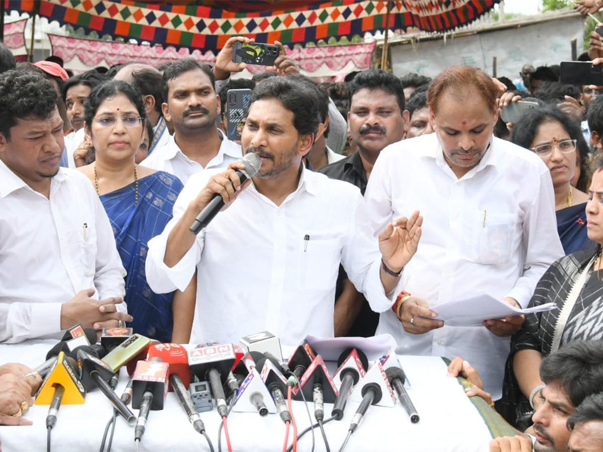 YS Jagan Betrays YS Sharmila And Comments On Chandrababu