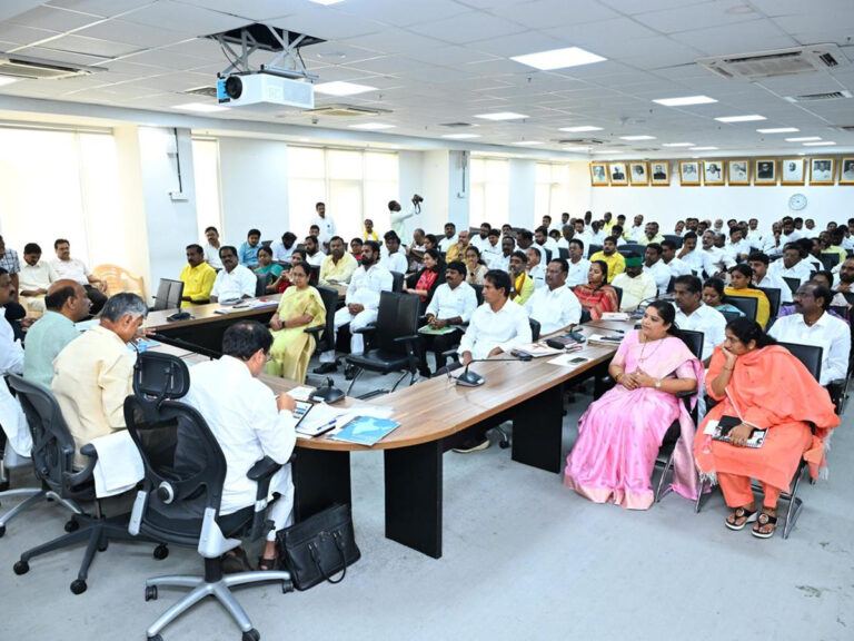 chandrababu-naidu-with-cabinet-ministers-and-tdp-leaders