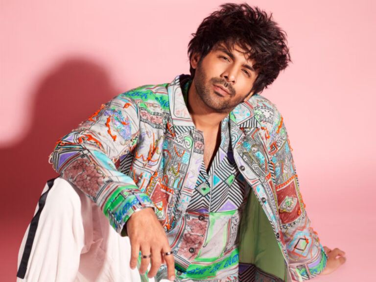 karthik-aaryan Mocks Superstars