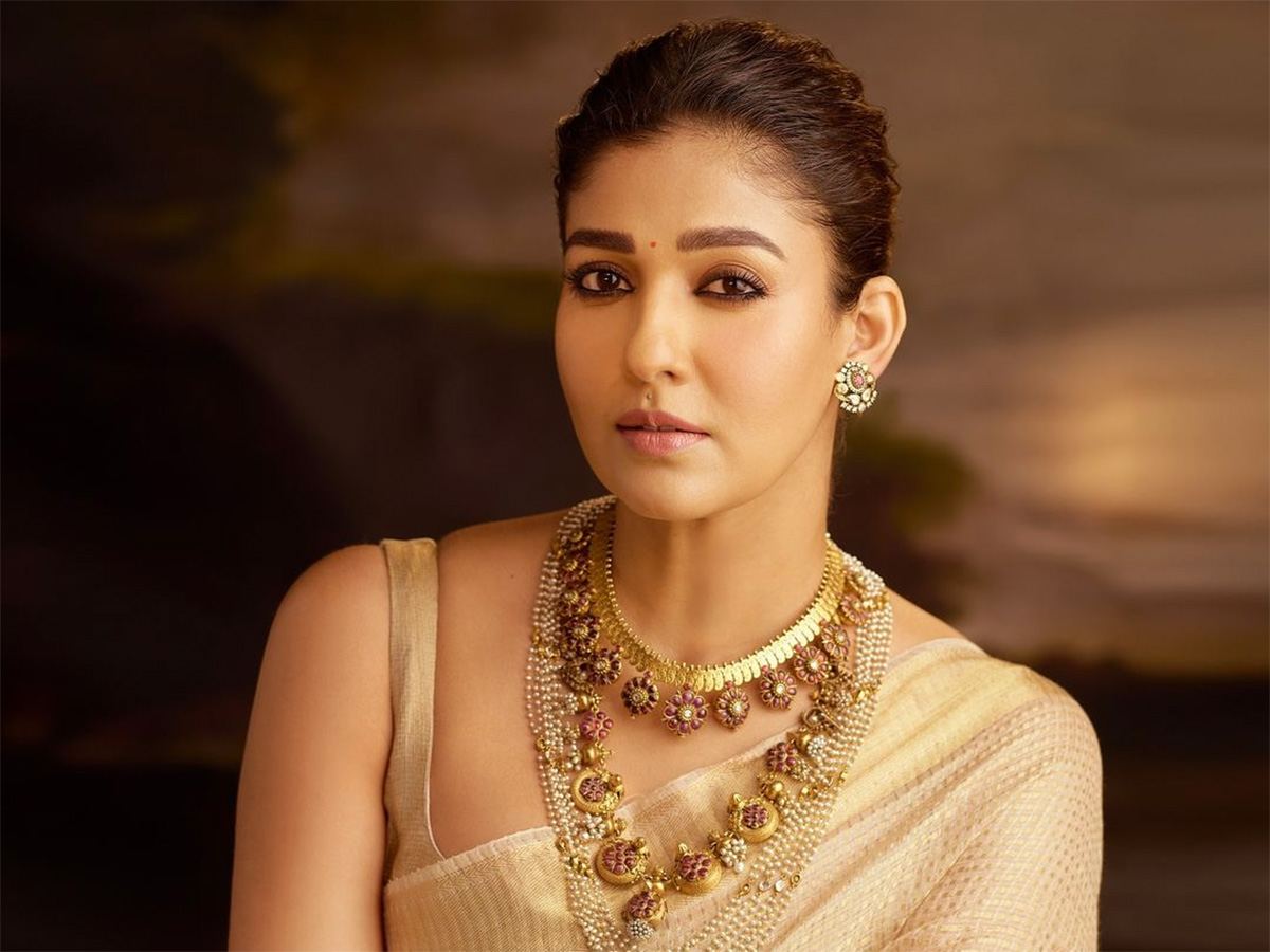 Nayanthara Sorry to Dhanush