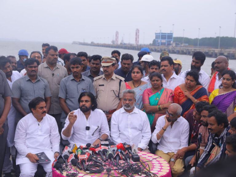 pawan-kalyan-in-kakinada-port