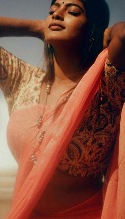 Saree and Surreal Hotness by Vinusha Devi