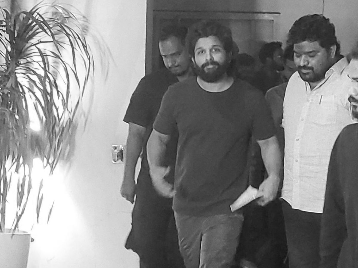 allu-arjun-cried-police-investigation