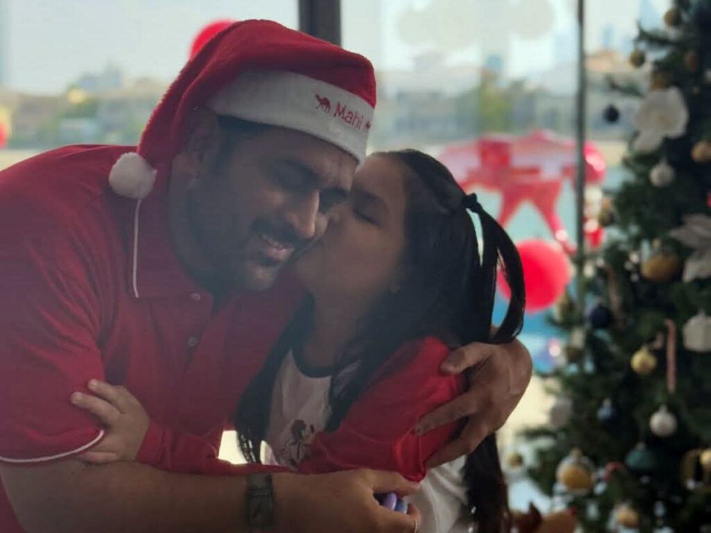 ms-dhoni-christmas-celebrations