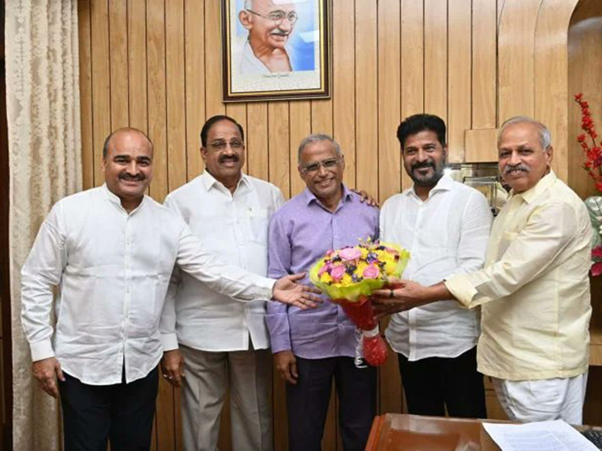 NTR Statue in Hyderabad.. Greater Idea