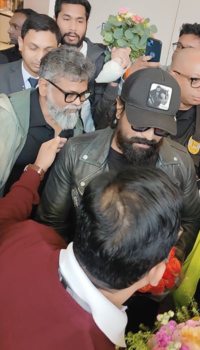 Pics Ram Charan at Dallas Airport