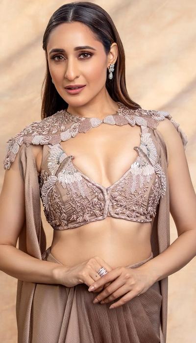 Pragya Jaiswal Hottest Show