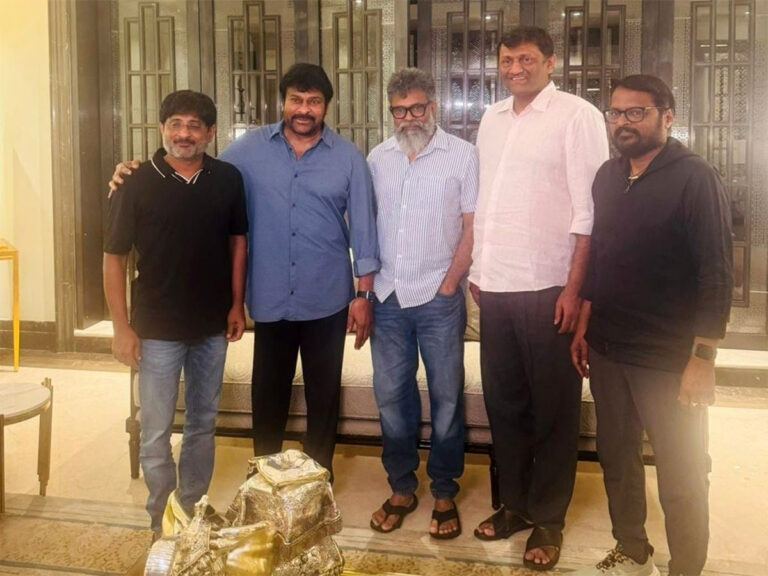 Sukumar Pushpa 2 Producers Met Chiranjeevi