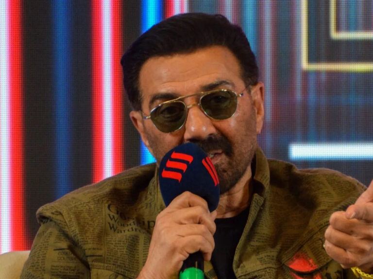 sunny-deol Acts Like Cry Baby