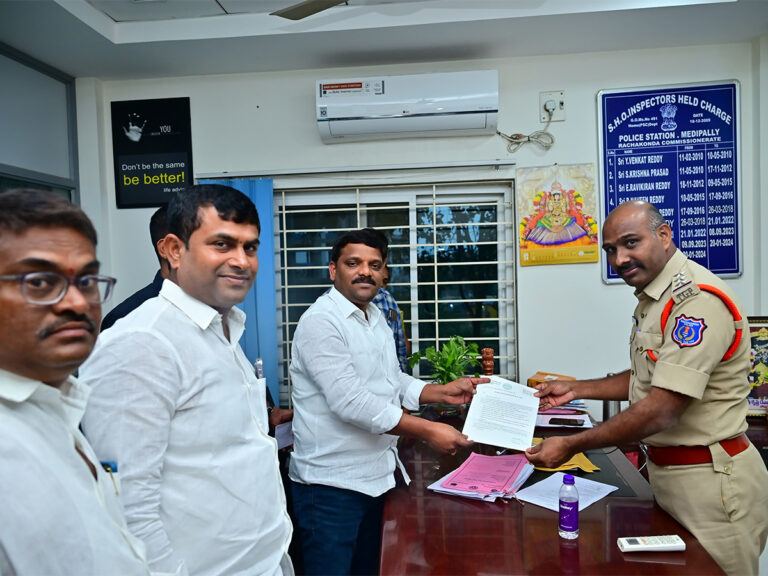 Teenmaar Mallanna Complaint on Pushpa 2 Scene