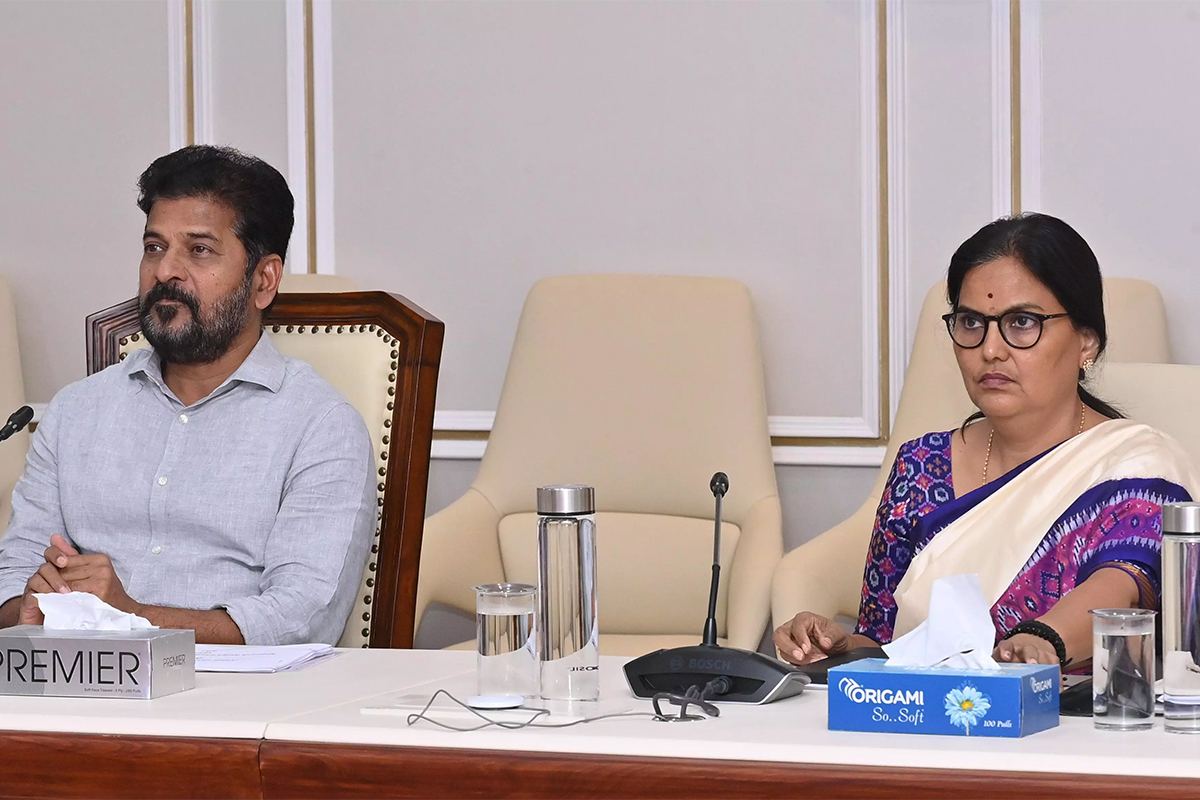 telangana chief secretary Santhi Kumari revanth Reddy