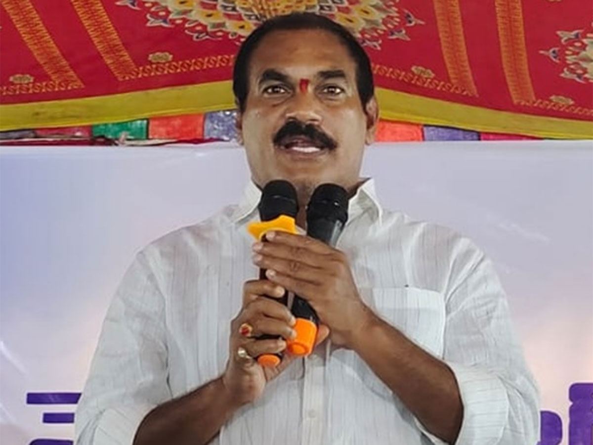 thota-trimurthulu YSR Congress Party
