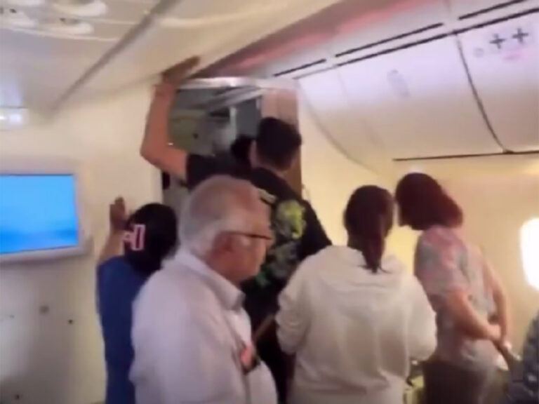 Air India Traps Passengers For Hours