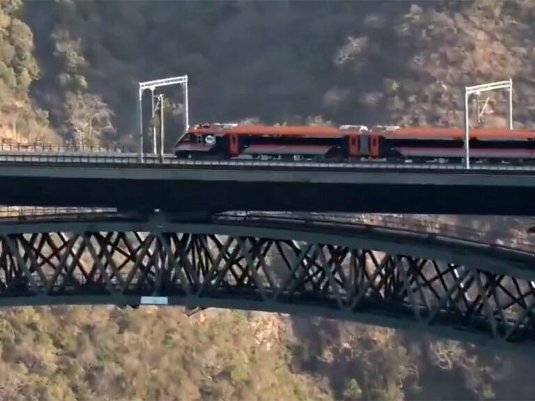 Chinab Bridge Vande Bharat