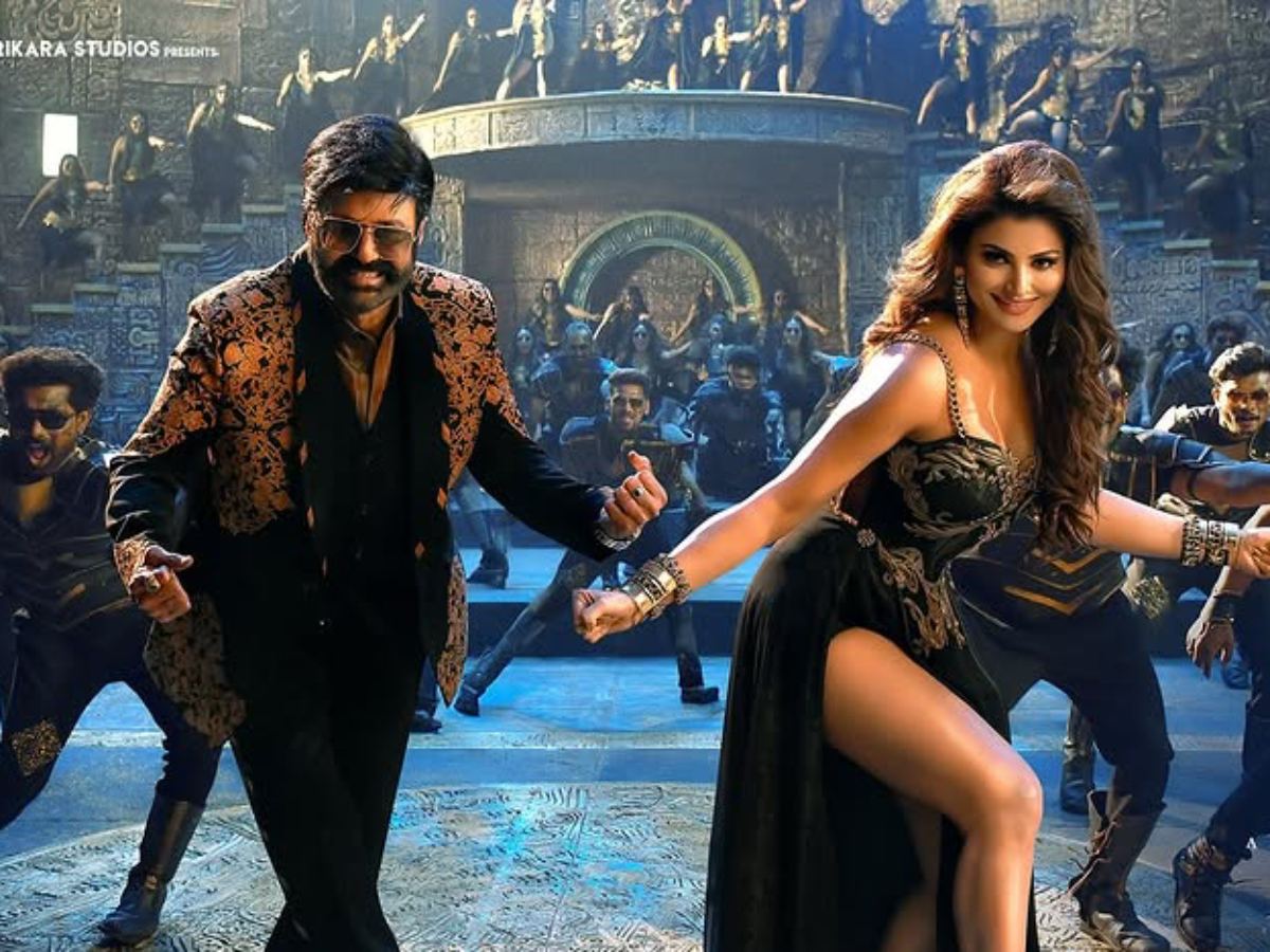 Urvashi Rautela Shares Abusive Trolls on Herself