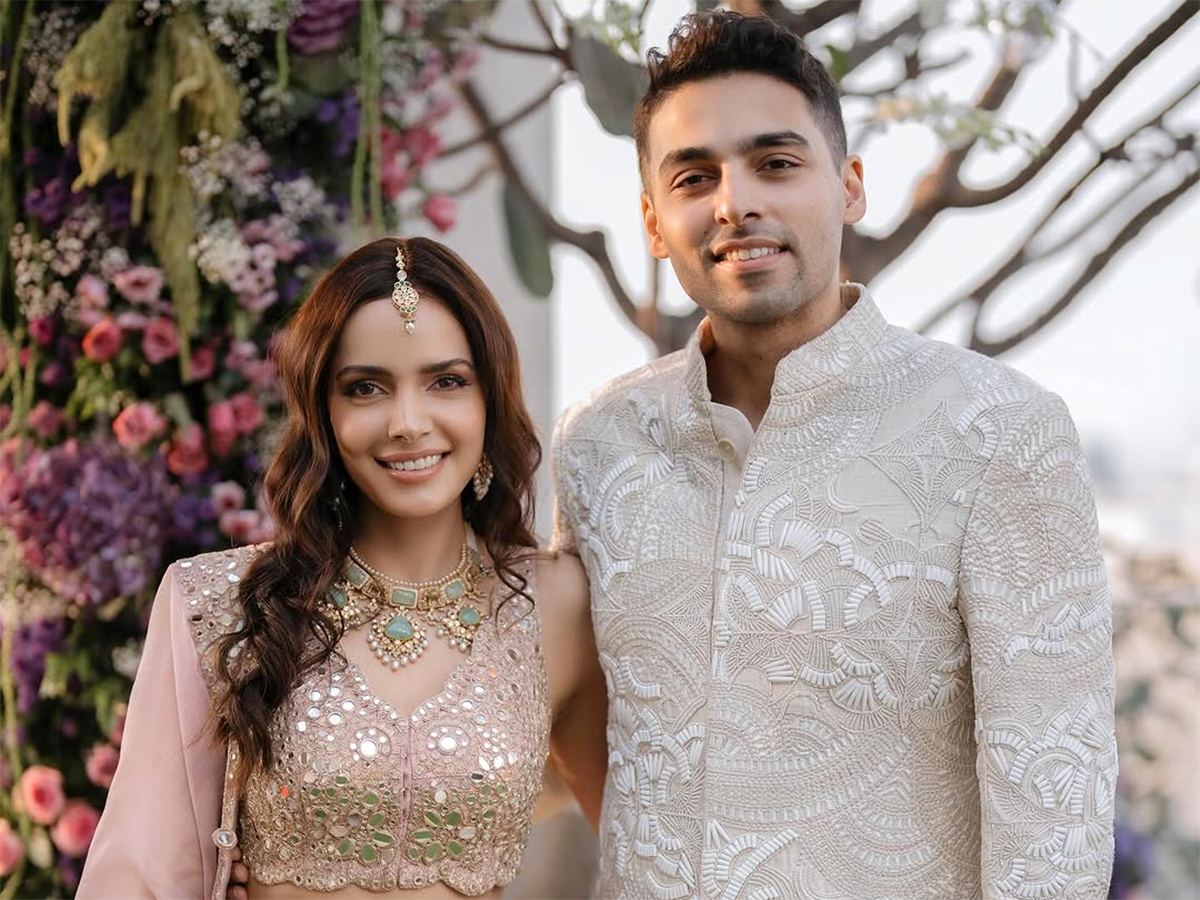 Heroine Shazahn Padamsee Gets Engaged