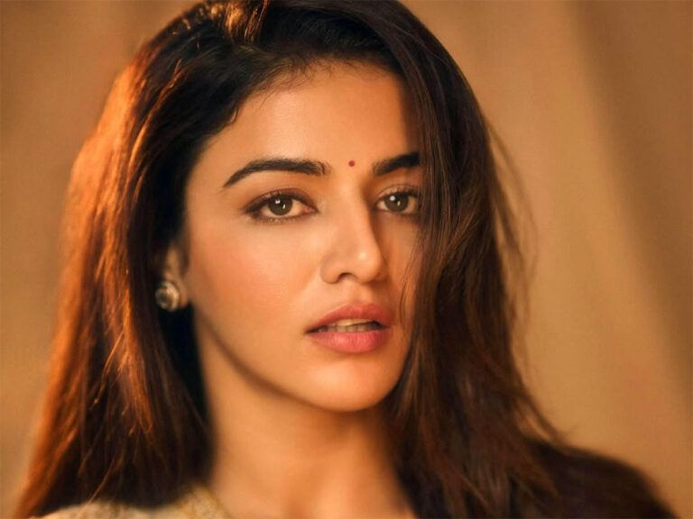 Hot Actress Wamiqa Gabbi