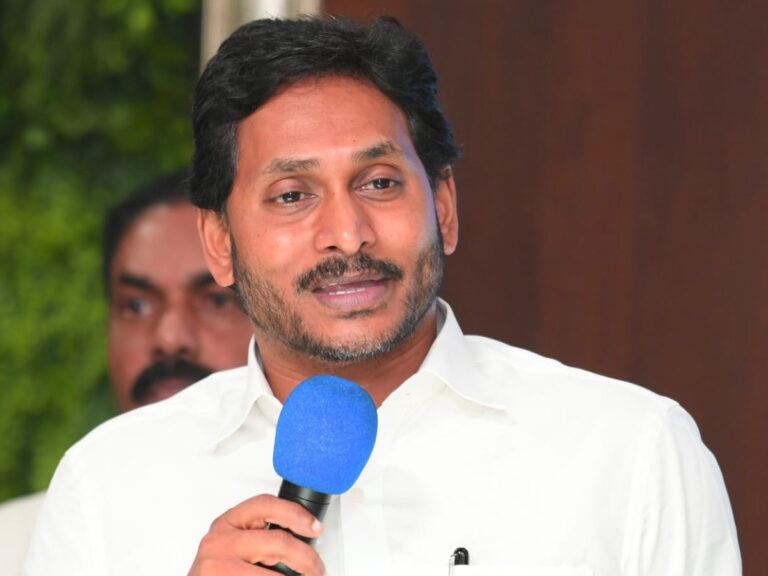 jagan-mess-no-incharges-in-more-than-50-seats