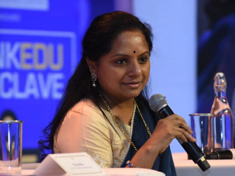 Kavitha Ambitious For Being KCR's Political Heir