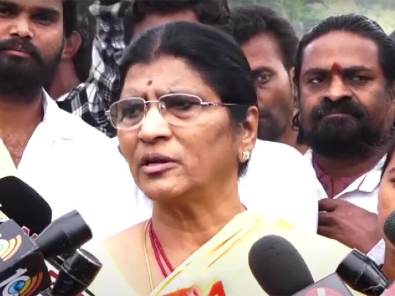 Lakshmi Parvathi Pays Tribute At NTR Ghat Today