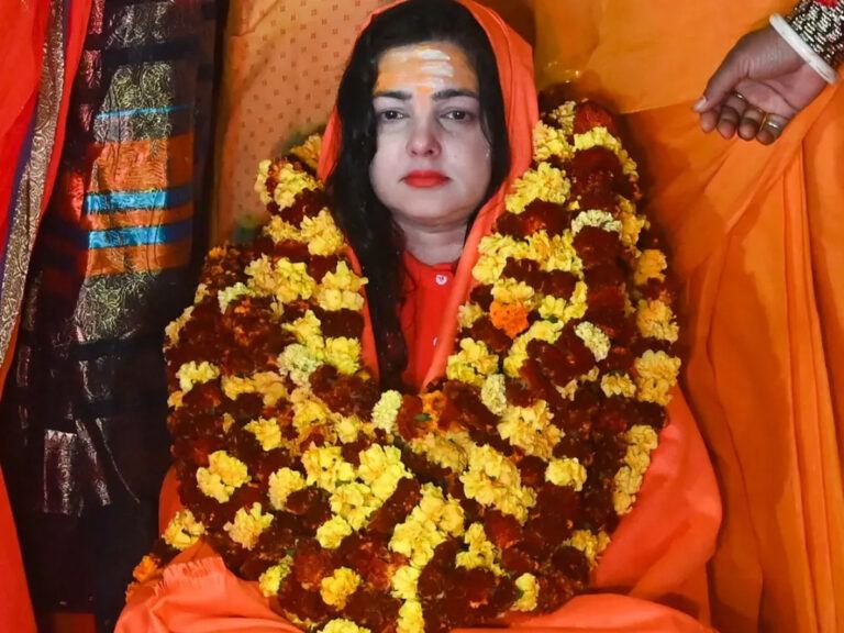 mamta-kulkarni-turns-saint