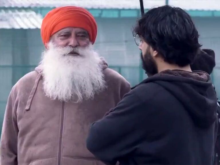 Manoj Muntashir Slams Yograj Singh's Controversial Comments on Hindi