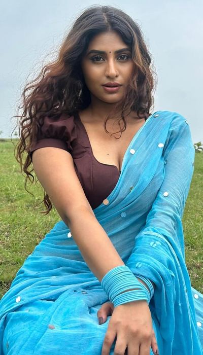 Monika Singh Saree
