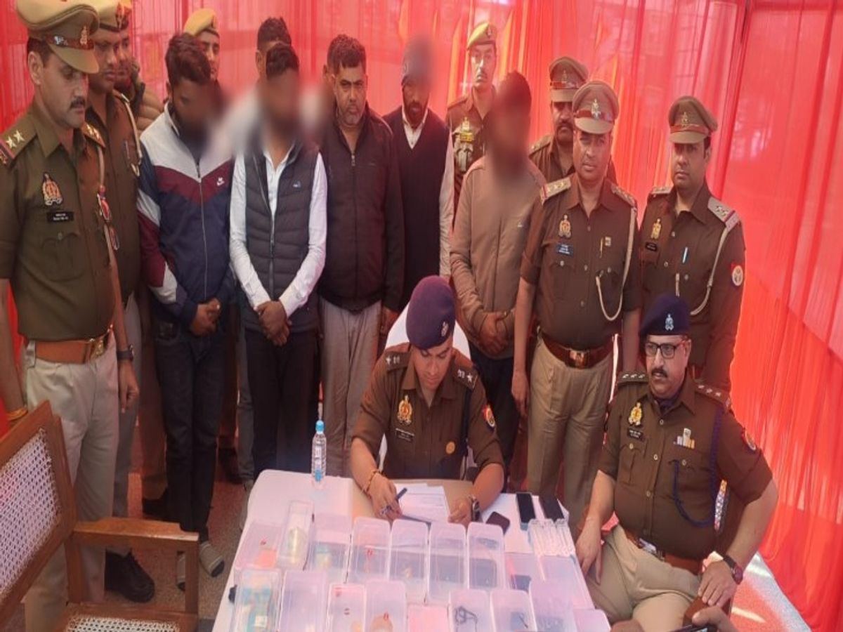 NRI Woman Robbed of 20L on Train